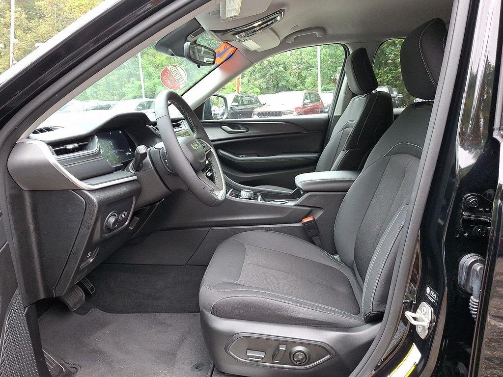 used 2023 Jeep Grand Cherokee car, priced at $31,533