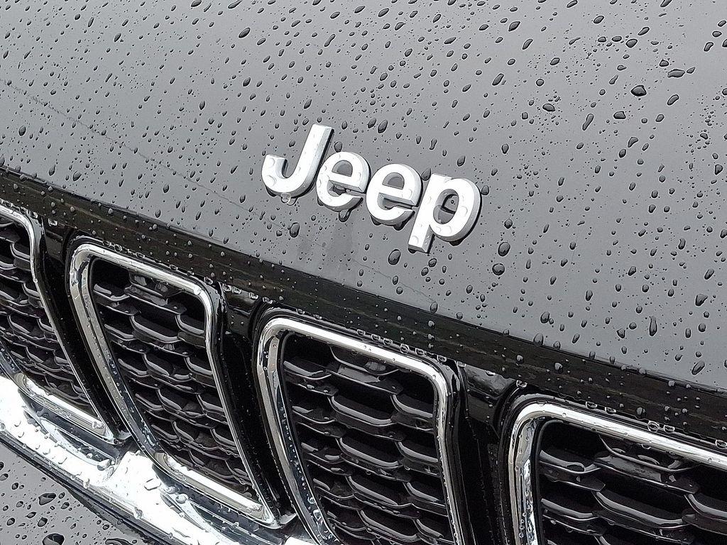 new 2025 Jeep Grand Cherokee car, priced at $47,495