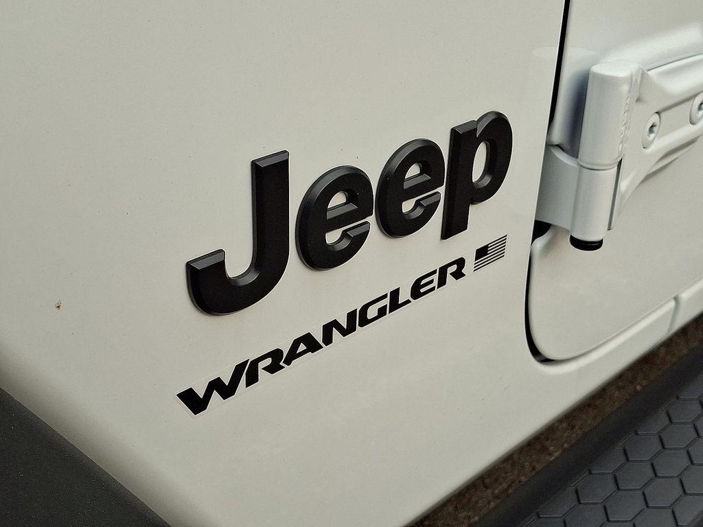 new 2025 Jeep Wrangler car, priced at $47,875