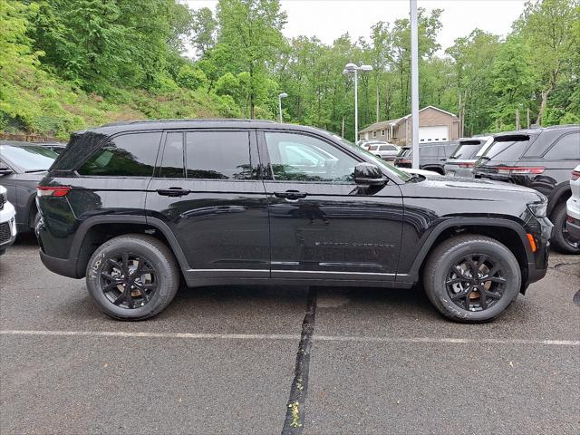 new 2025 Jeep Grand Cherokee car, priced at $46,730