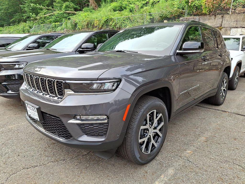 new 2025 Jeep Grand Cherokee car, priced at $52,935