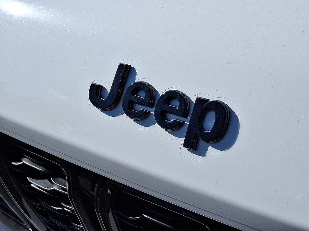 new 2025 Jeep Grand Cherokee car, priced at $46,560