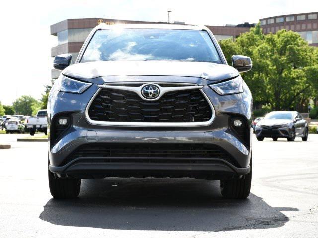 used 2023 Toyota Highlander car, priced at $41,900