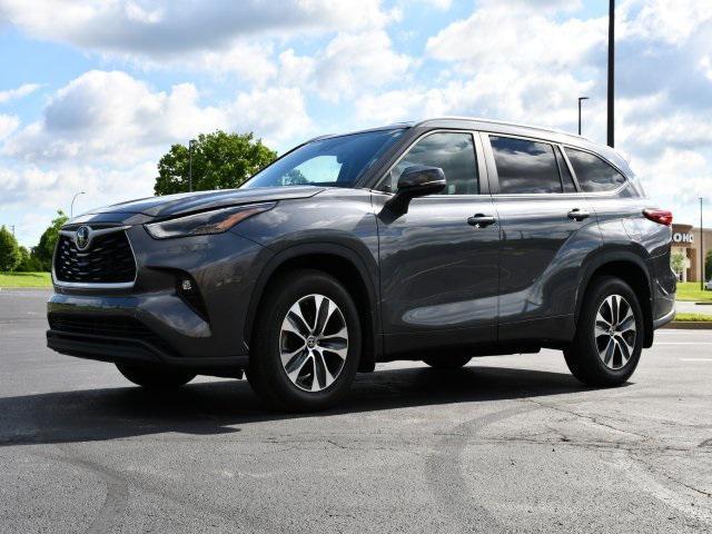 used 2023 Toyota Highlander car, priced at $41,900