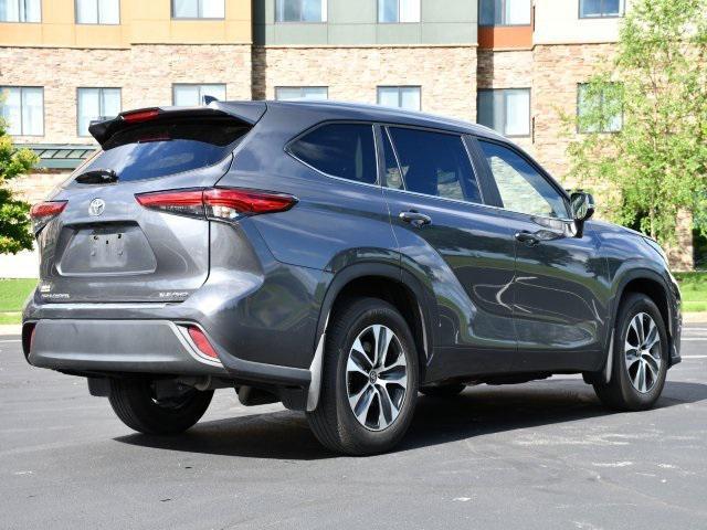 used 2023 Toyota Highlander car, priced at $41,900