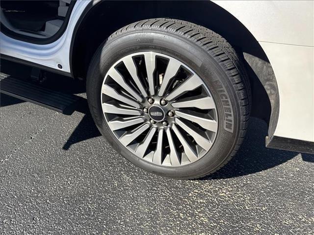 used 2019 Lincoln Navigator car