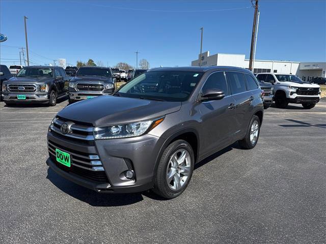 used 2018 Toyota Highlander car, priced at $19,995