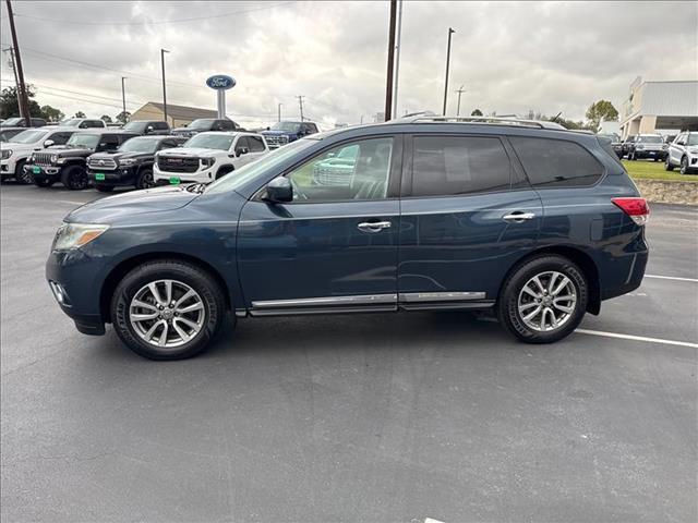 used 2015 Nissan Pathfinder car, priced at $9,995