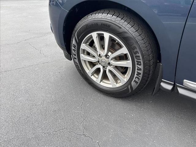 used 2015 Nissan Pathfinder car, priced at $9,995