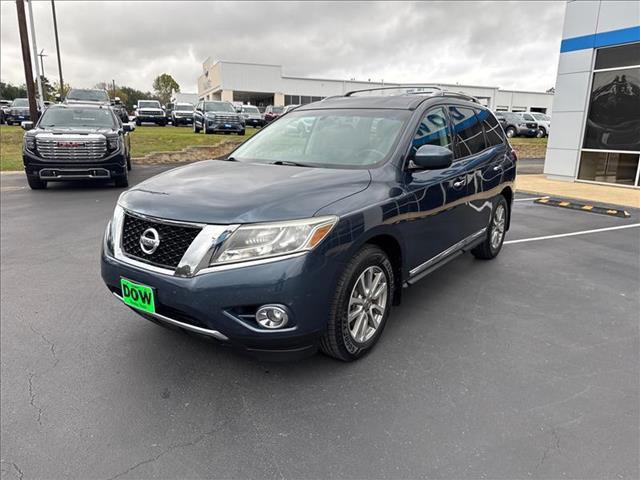 used 2015 Nissan Pathfinder car, priced at $9,995