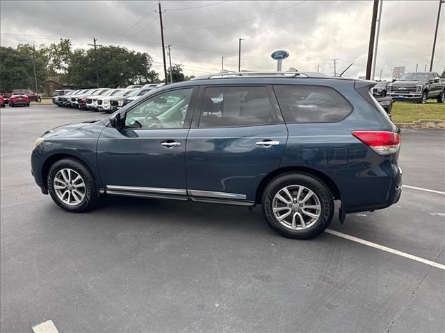 used 2015 Nissan Pathfinder car, priced at $9,995