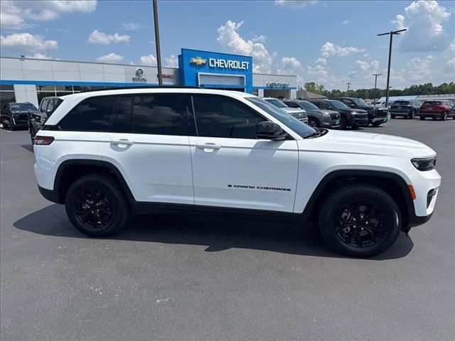 used 2024 Jeep Grand Cherokee car, priced at $34,995