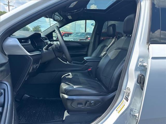 used 2024 Jeep Grand Cherokee car, priced at $34,995