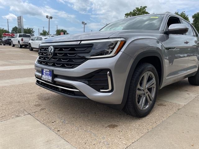 new 2024 Volkswagen Atlas Cross Sport car, priced at $47,616