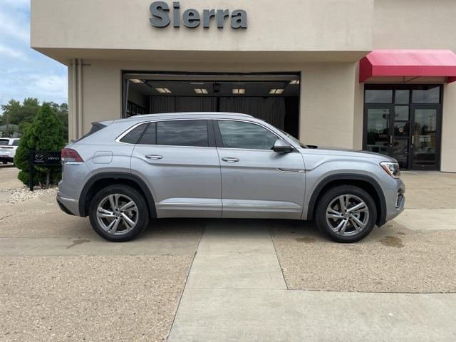 new 2024 Volkswagen Atlas Cross Sport car, priced at $47,616