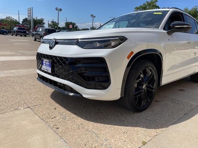 new 2025 Volkswagen Tiguan car, priced at $36,674
