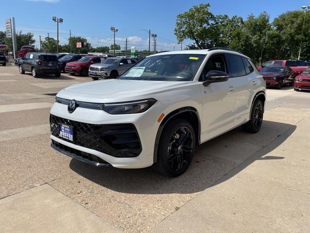 new 2025 Volkswagen Tiguan car, priced at $36,674
