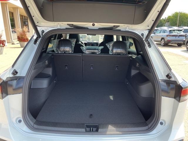 new 2025 Volkswagen Tiguan car, priced at $36,674