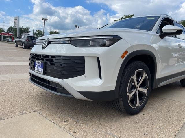 new 2025 Volkswagen Tiguan car, priced at $34,365