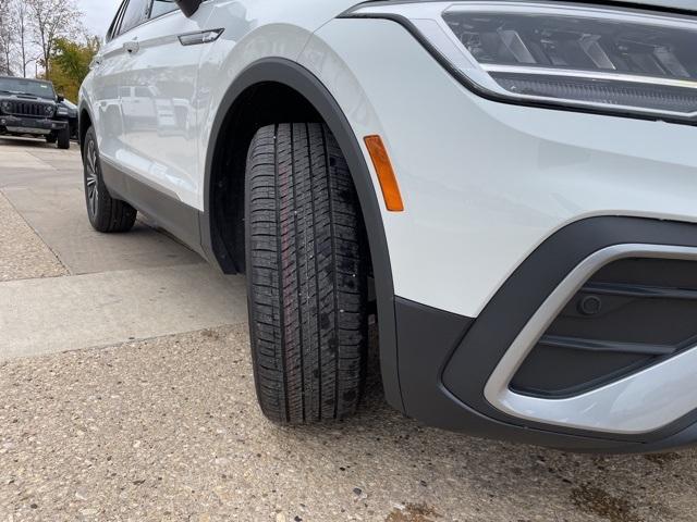 new 2024 Volkswagen Tiguan car, priced at $32,416