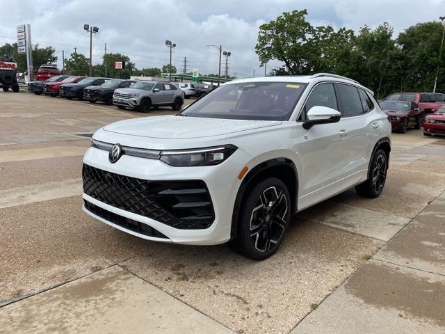 new 2025 Volkswagen Tiguan car, priced at $41,946