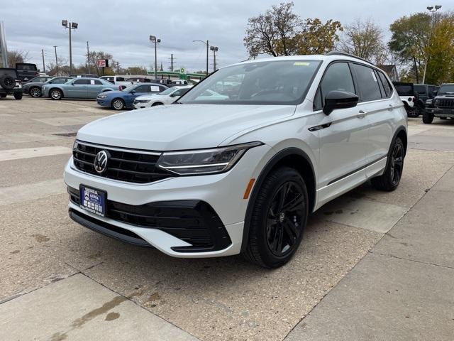 new 2024 Volkswagen Tiguan car, priced at $35,296