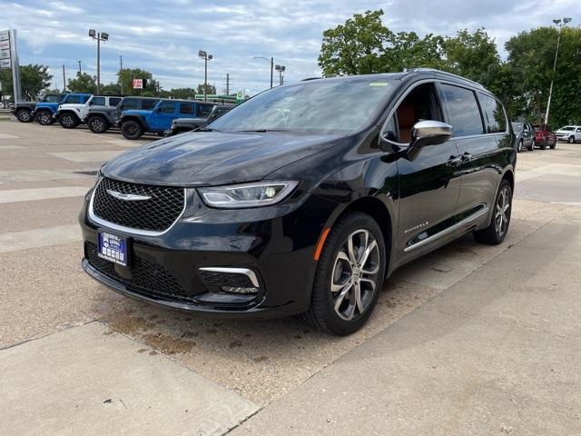 new 2024 Chrysler Pacifica car, priced at $52,925