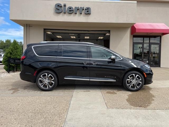 new 2024 Chrysler Pacifica car, priced at $52,925