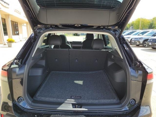 new 2025 Volkswagen Tiguan car, priced at $34,176