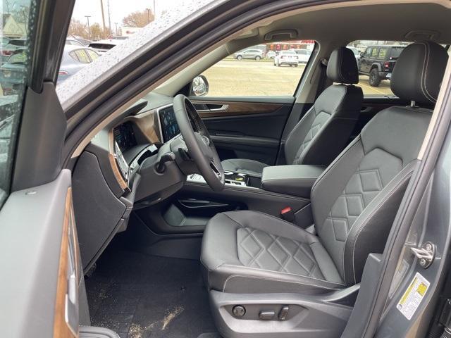 new 2025 Volkswagen Atlas car, priced at $45,020