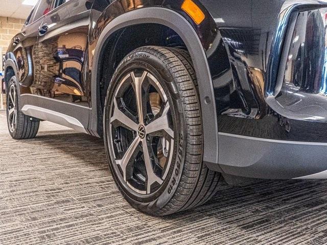 new 2025 Volkswagen Tiguan car, priced at $36,034