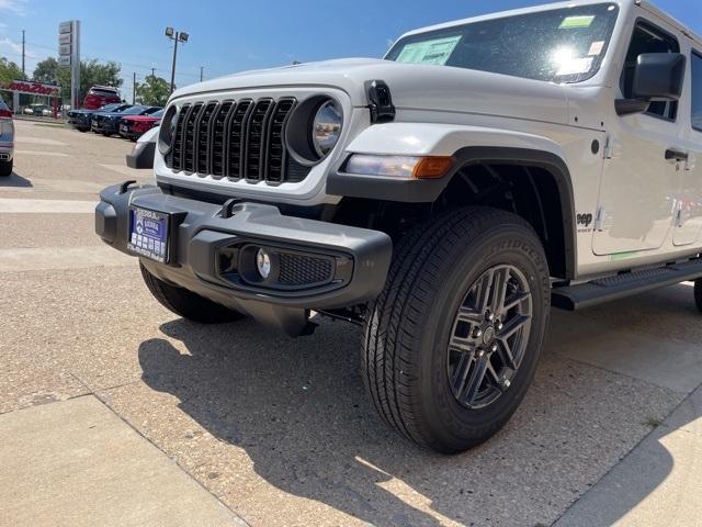 new 2025 Jeep Gladiator car, priced at $48,871