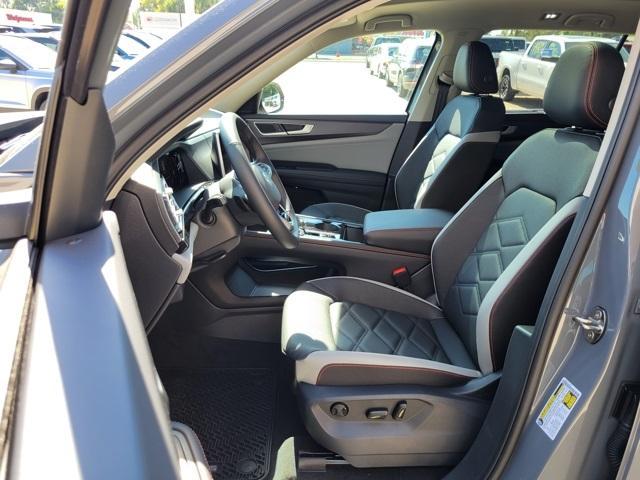 new 2025 Volkswagen Atlas car, priced at $43,356
