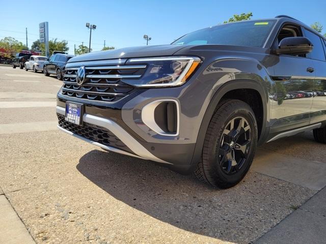 new 2025 Volkswagen Atlas car, priced at $43,356