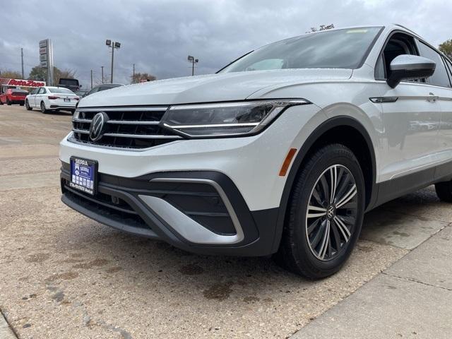 new 2024 Volkswagen Tiguan car, priced at $32,416