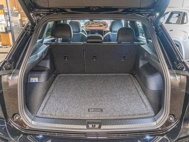 new 2025 Volkswagen Tiguan car, priced at $39,081