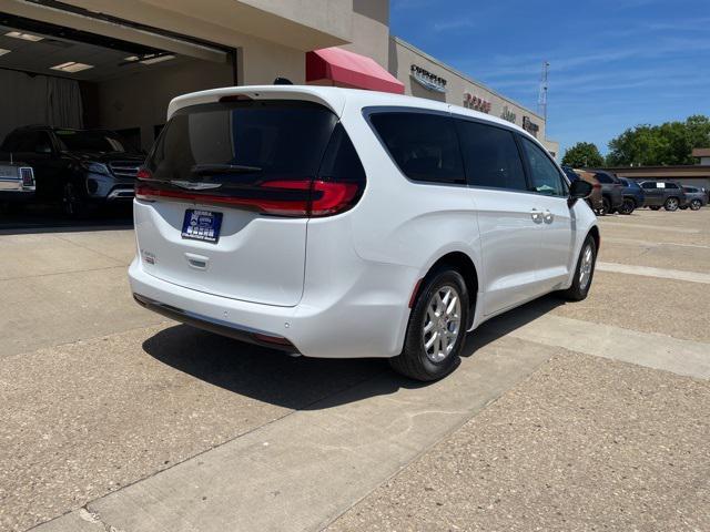 new 2024 Chrysler Pacifica car, priced at $38,255