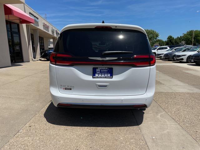 new 2024 Chrysler Pacifica car, priced at $38,255