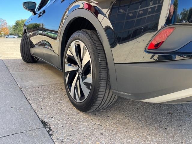 used 2022 Volkswagen ID.4 car, priced at $23,389