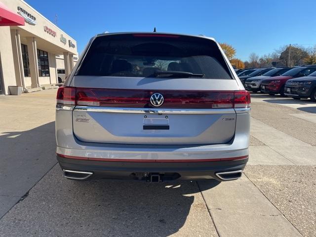 new 2024 Volkswagen Atlas car, priced at $44,581