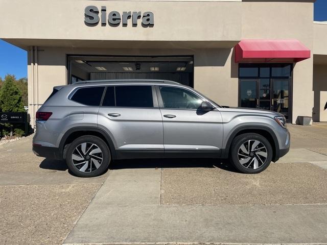 new 2024 Volkswagen Atlas car, priced at $44,581