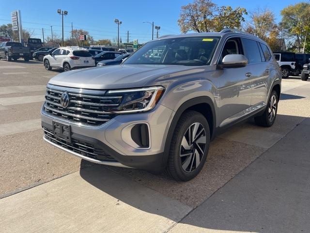 new 2024 Volkswagen Atlas car, priced at $44,581