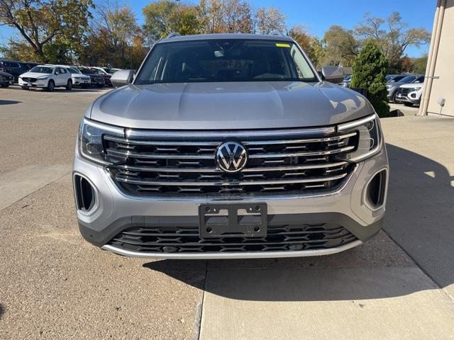 new 2024 Volkswagen Atlas car, priced at $44,581