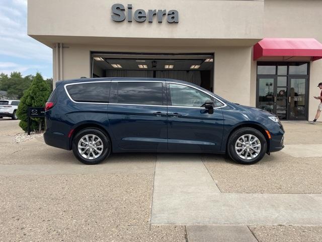 new 2024 Chrysler Pacifica car, priced at $41,990