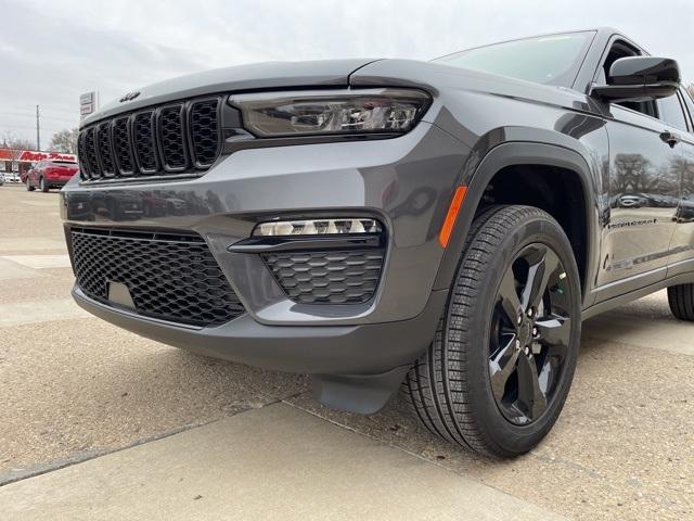 new 2025 Jeep Grand Cherokee car, priced at $50,535