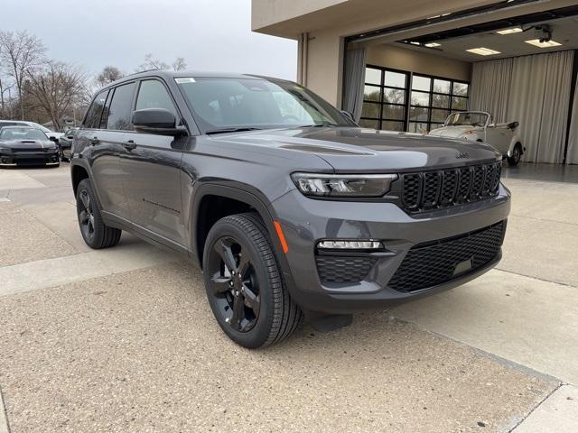 new 2025 Jeep Grand Cherokee car, priced at $50,535