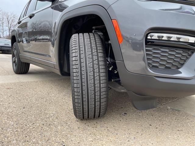 new 2025 Jeep Grand Cherokee car, priced at $50,535