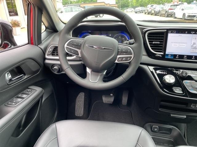 new 2025 Chrysler Voyager car