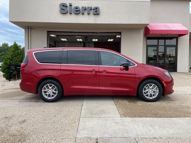 new 2025 Chrysler Voyager car