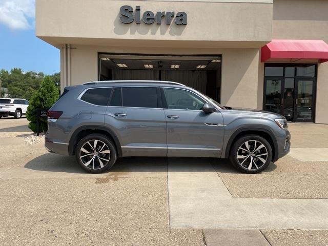 new 2024 Volkswagen Atlas car, priced at $50,354